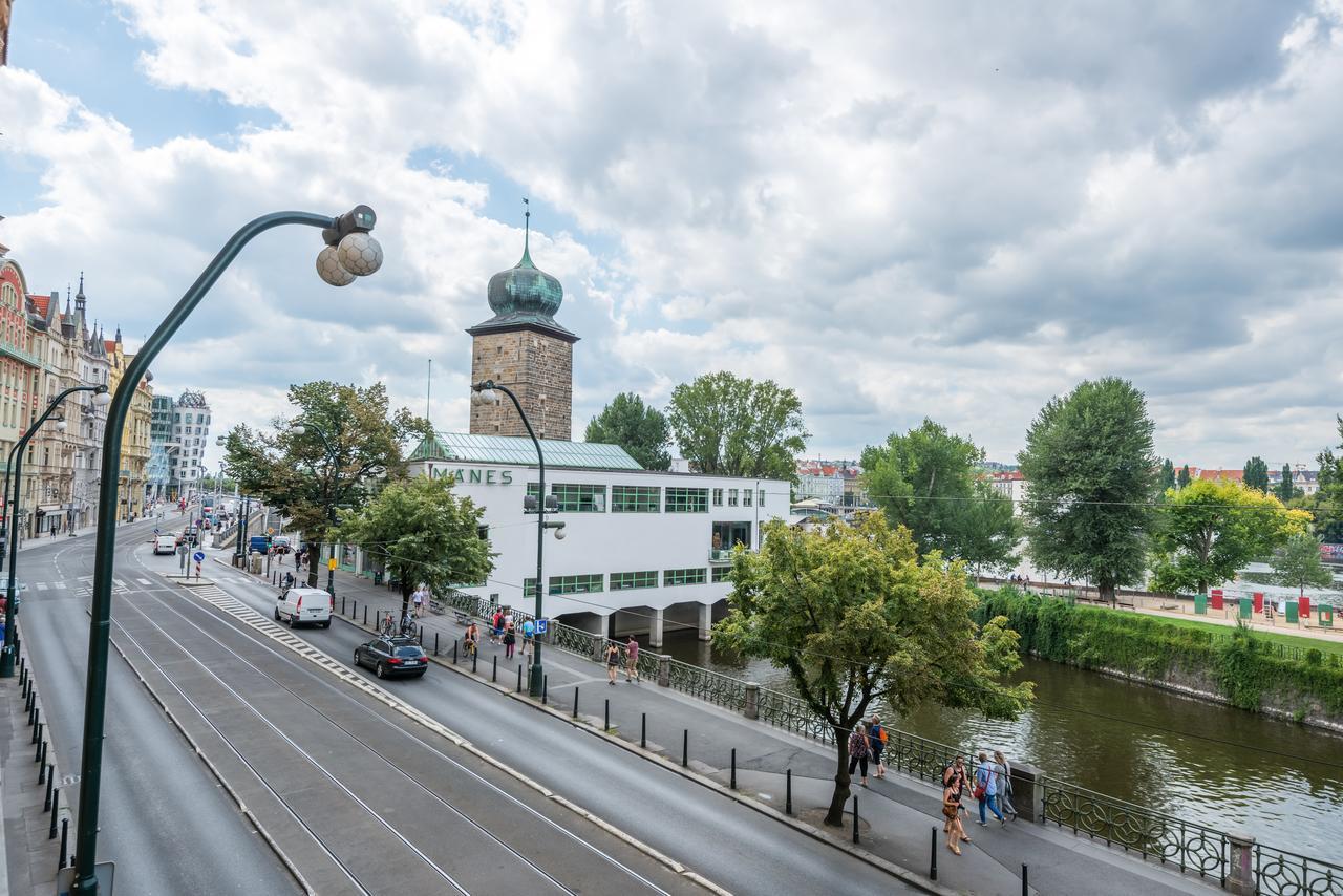 Riverside Apartment With A Balcony 布拉格 外观 照片